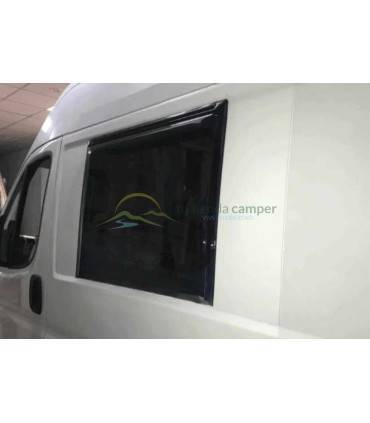 Ventana Polyplastic lateral 816 x 650 mm